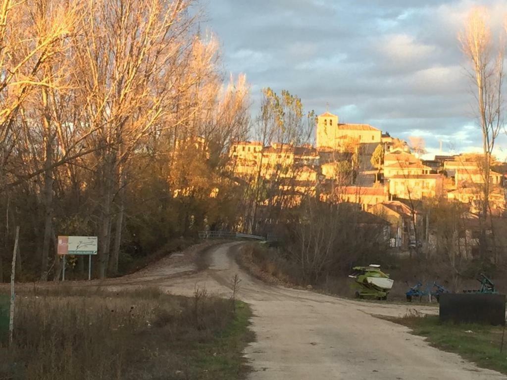 El Carro Del Abuelo Villa Villovela de Piron Luaran gambar